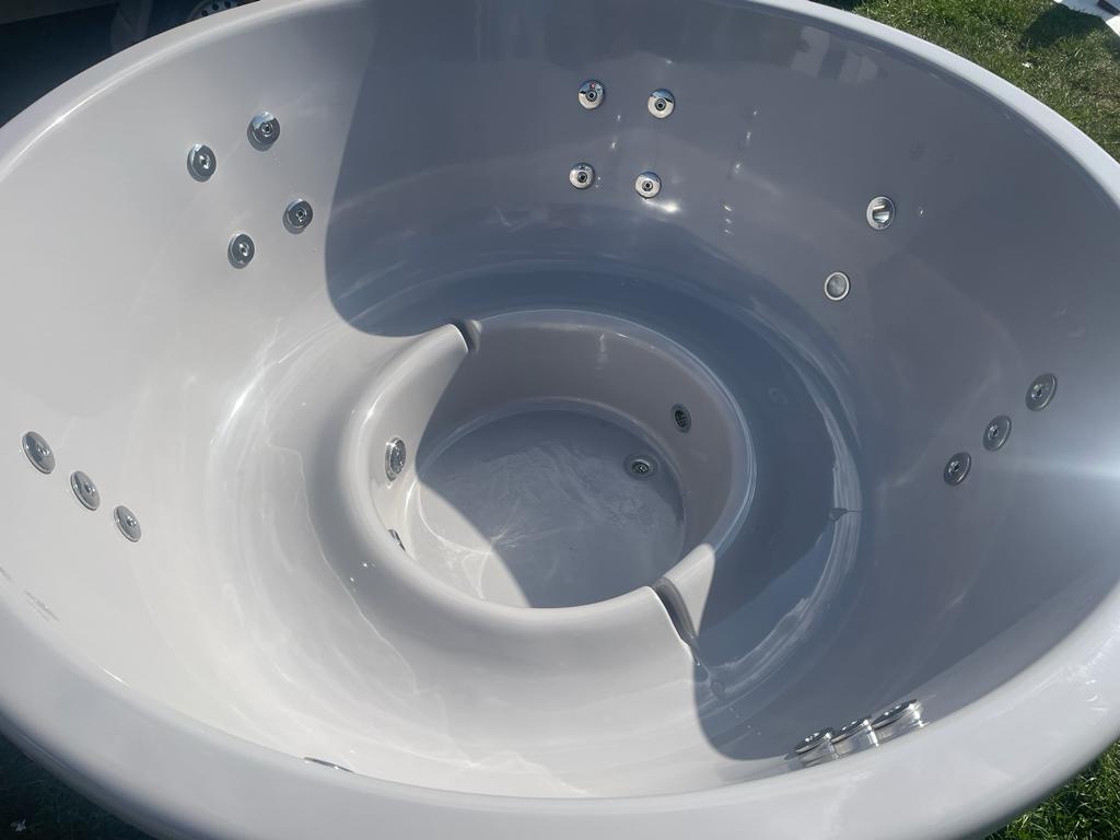 Personalized tub