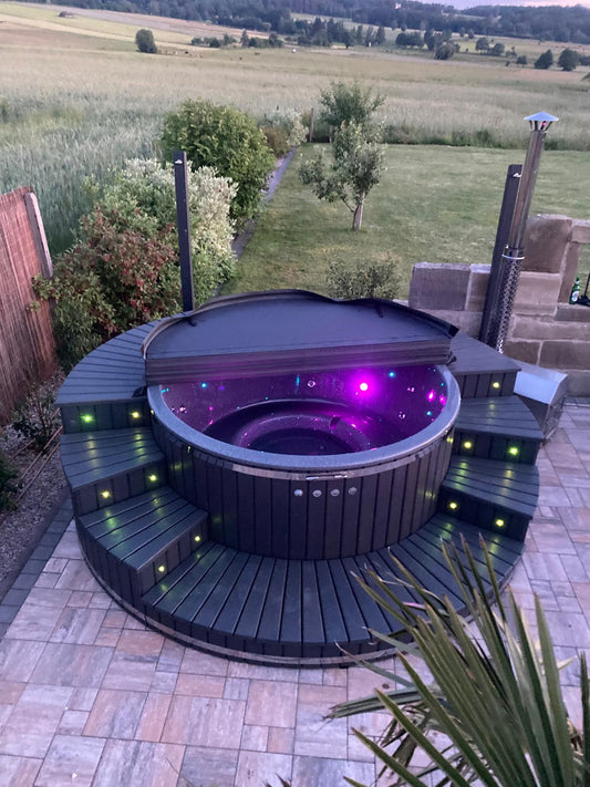 Hot tub with large terrace
