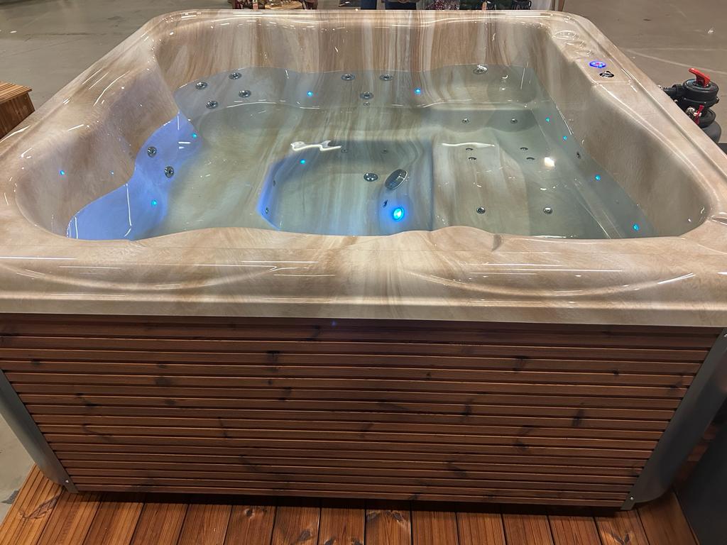 Whirlpool mit 3D-Baum